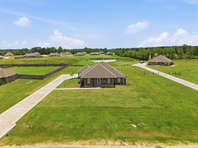 206 Liberty Dr, Leesville, LA 71446