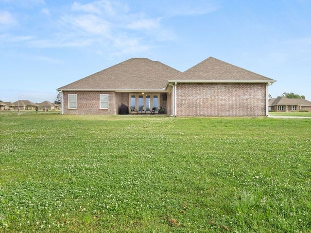 206 Liberty Dr, Leesville, LA 71446