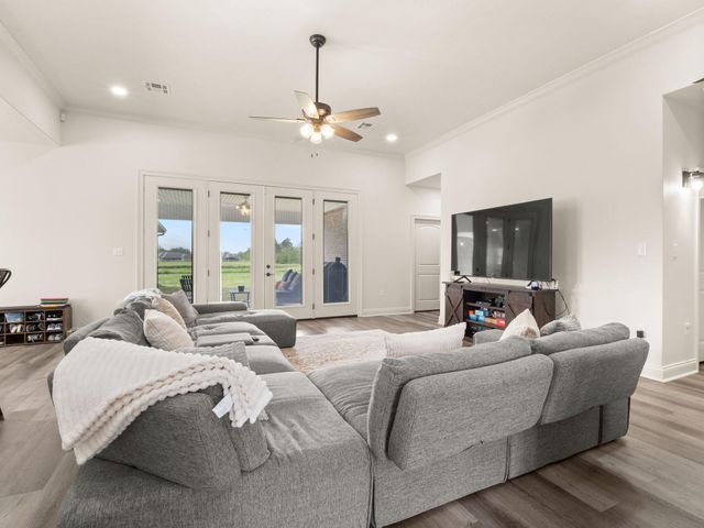 206 Liberty Dr, Leesville, LA 71446