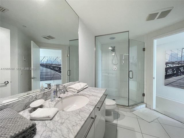 500 Brickell Ave 2102, Miami, FL 33131