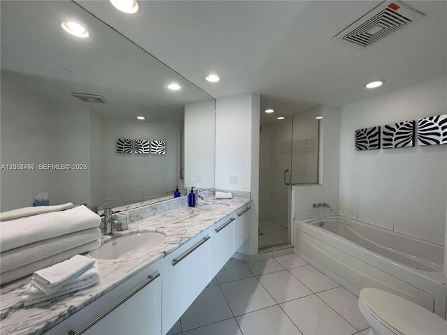 500 Brickell Ave 2102, Miami, FL 33131