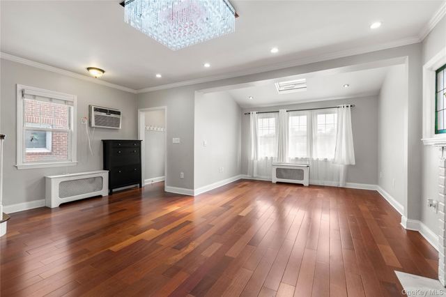 6148 220th Street, Oakland Gardens, NY 11364