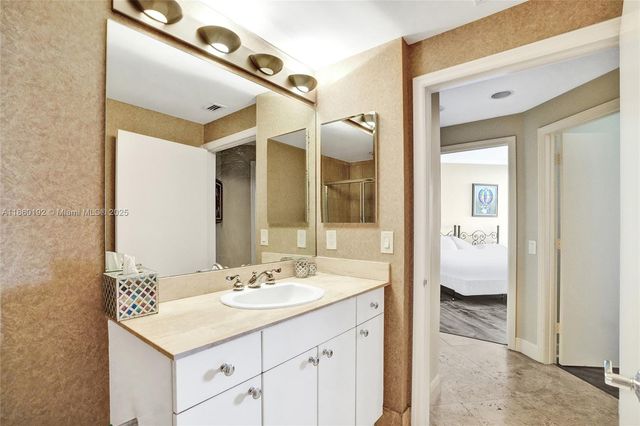 21050 Point Pl 1403, Aventura, FL 33180