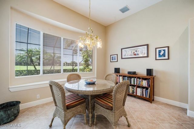 1094 Camelot CIR, Naples, FL 34119