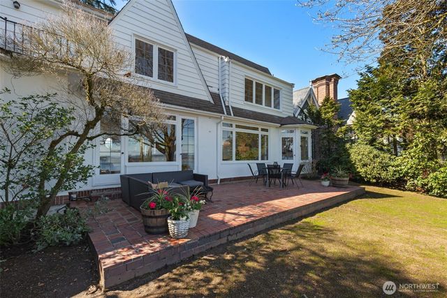 520 36th Avenue E, Seattle, WA 98112