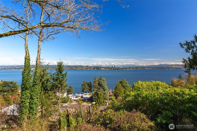 520 36th Avenue E, Seattle, WA 98112