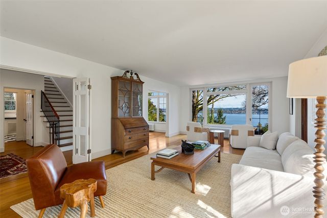 520 36th Avenue E, Seattle, WA 98112