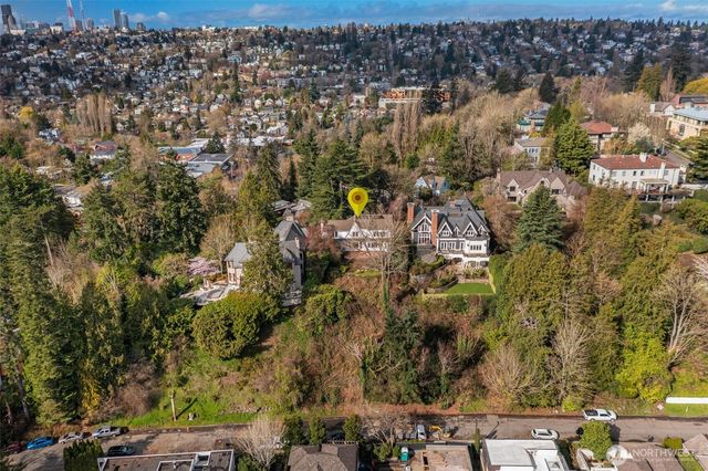 520 36th Avenue E, Seattle, WA 98112