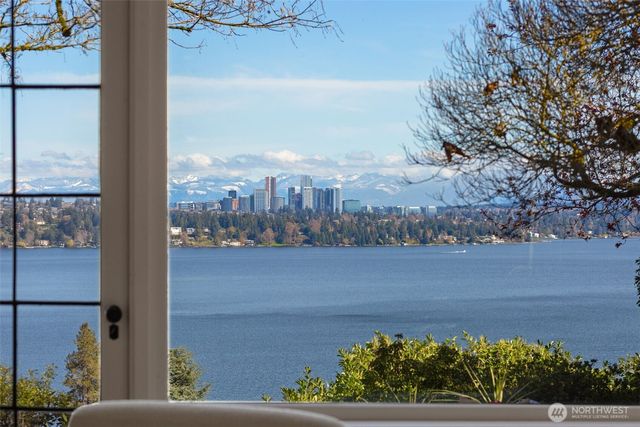 520 36th Avenue E, Seattle, WA 98112