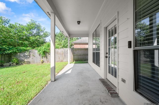 3121 Nicholson Lake Dr, Baton Rouge, LA 70810