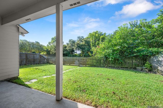 3121 Nicholson Lake Dr, Baton Rouge, LA 70810