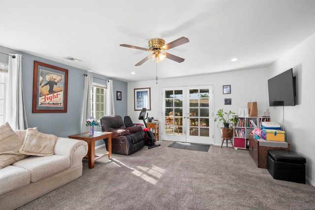 10131 Carreta, Santee, CA 92071