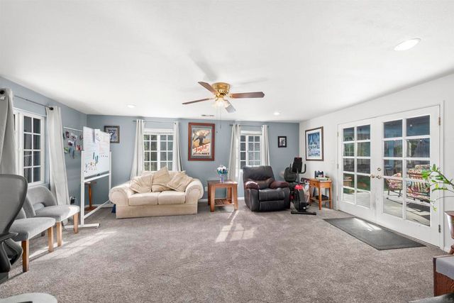 10131 Carreta, Santee, CA 92071