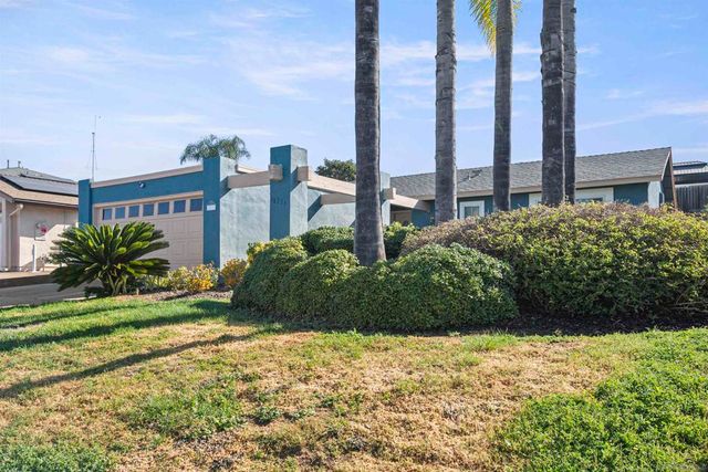 10131 Carreta, Santee, CA 92071