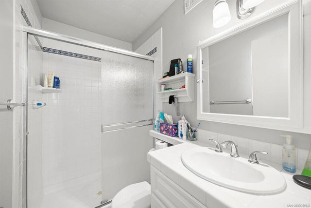 10131 Carreta, Santee, CA 92071