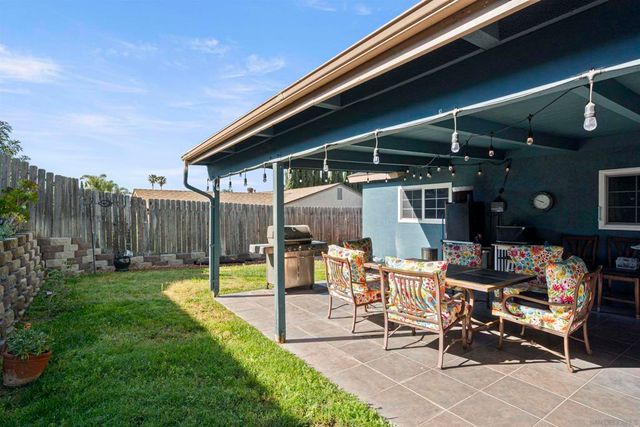 10131 Carreta, Santee, CA 92071