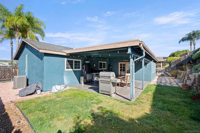 10131 Carreta, Santee, CA 92071