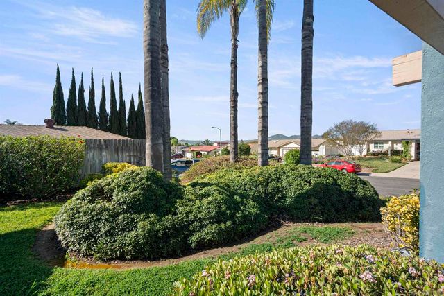 10131 Carreta, Santee, CA 92071