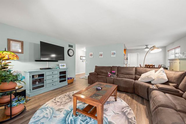 10131 Carreta, Santee, CA 92071