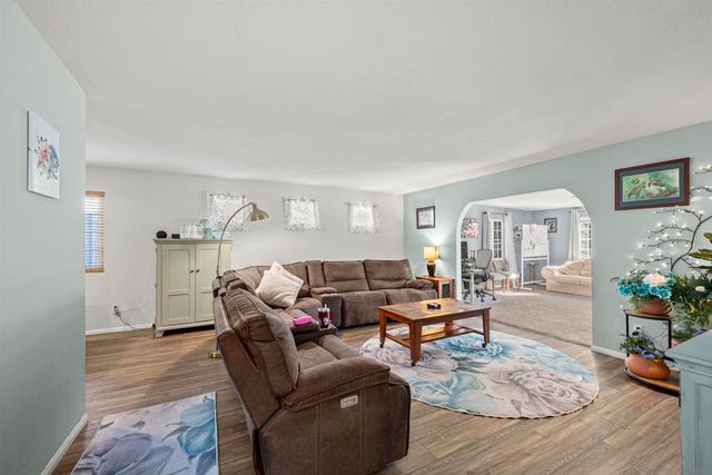 10131 Carreta, Santee, CA 92071