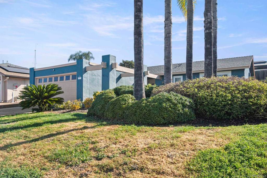 10131 Carreta, Santee, CA 92071