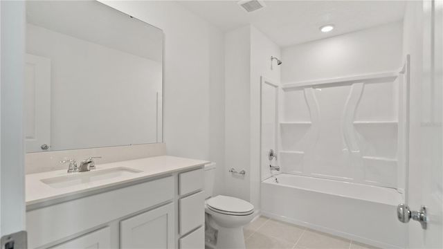 1572 WILLOW GARDEN LOOP, Eustis, FL 32726