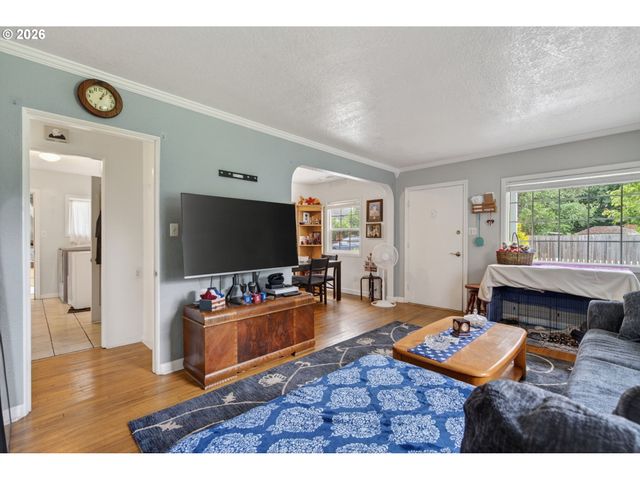 102 NELSON Ave, Kelso, WA 98626
