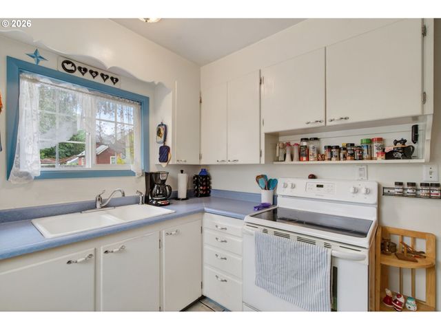 102 NELSON Ave, Kelso, WA 98626