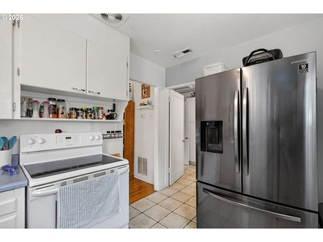 102 NELSON Ave, Kelso, WA 98626