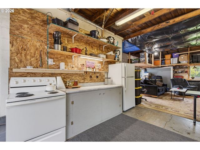 102 NELSON Ave, Kelso, WA 98626