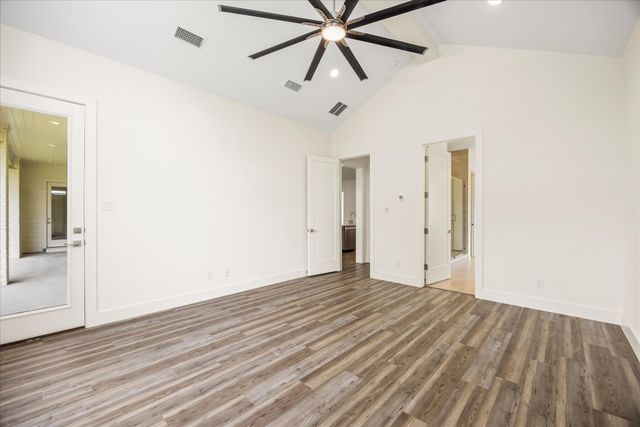 2184 Middlewood Circle, Granbury, TX 76049
