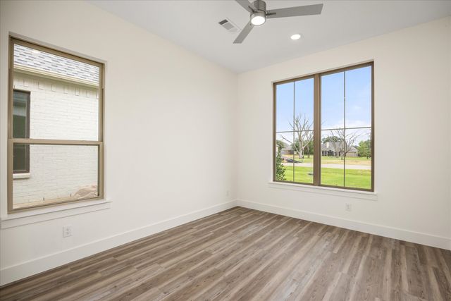 2184 Middlewood Circle, Granbury, TX 76049