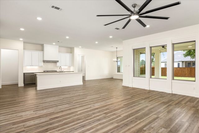 2184 Middlewood Circle, Granbury, TX 76049