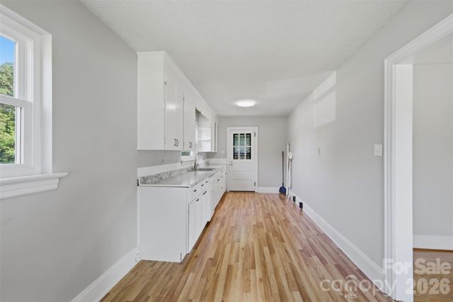 2262 9th Avenue Drive NE, Hickory, NC 28601