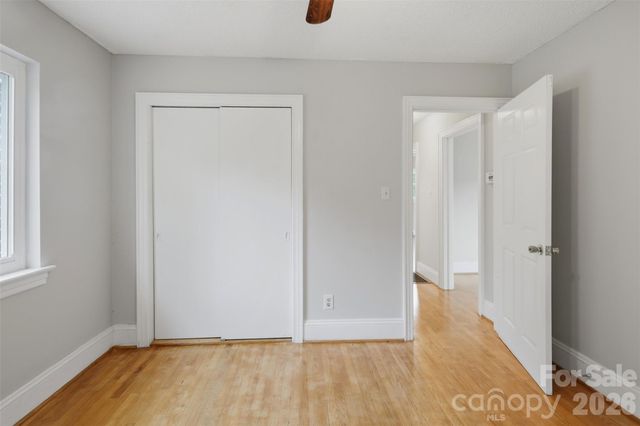 2262 9th Avenue Drive NE, Hickory, NC 28601