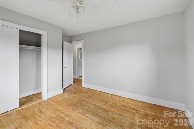 2262 9th Avenue Drive NE, Hickory, NC 28601