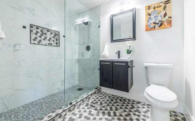 6103 Wing Feather DR, Austin, TX 78744