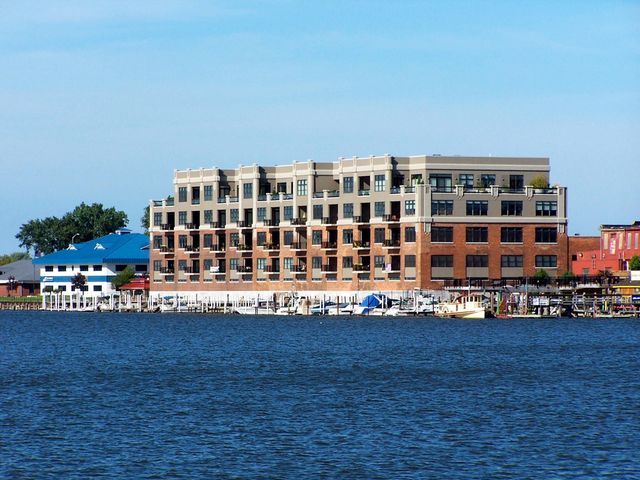 1111 N Water Street 111, Bay City, MI 48708