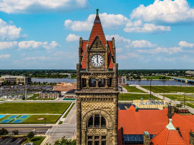 1111 N Water Street 111, Bay City, MI 48708