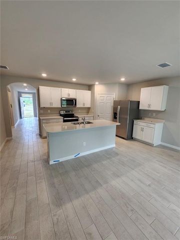 2320 Thurlow ST, Alva, FL 33976