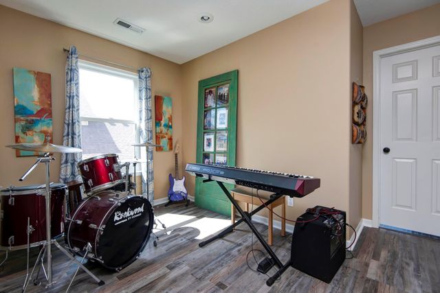 4410 N 8th Street, Ozark, MO 65721