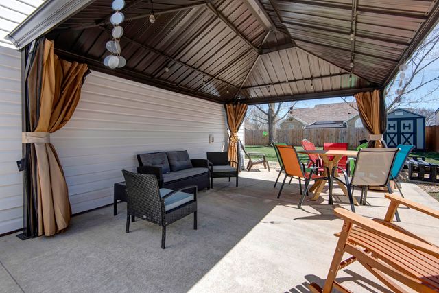 4410 N 8th Street, Ozark, MO 65721