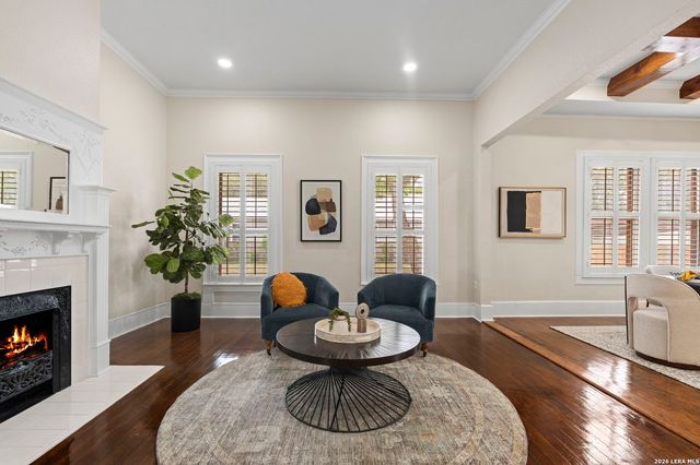 617 E Guenther, San Antonio, TX 78210