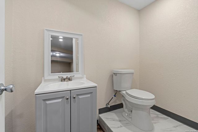617 E Guenther, San Antonio, TX 78210
