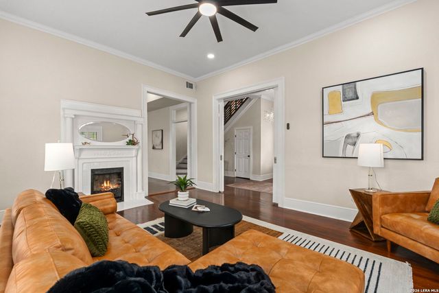 617 E Guenther, San Antonio, TX 78210