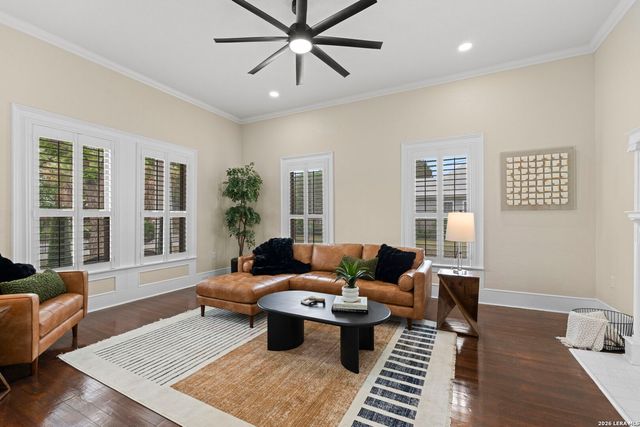 617 E Guenther, San Antonio, TX 78210