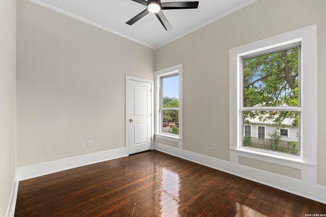 617 E Guenther, San Antonio, TX 78210