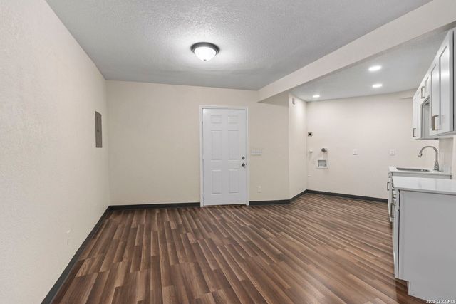 617 E Guenther, San Antonio, TX 78210