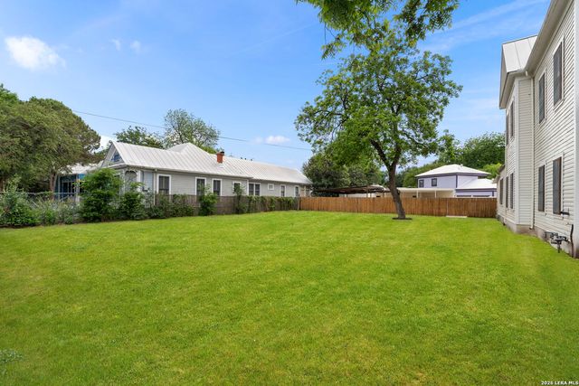 617 E Guenther, San Antonio, TX 78210