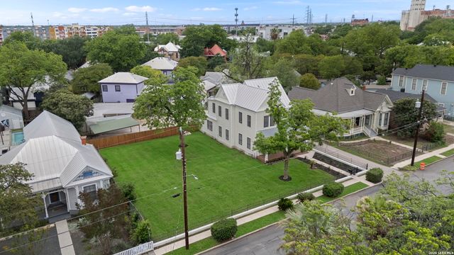 617 E Guenther, San Antonio, TX 78210